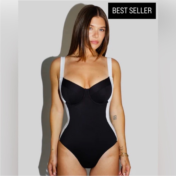 TA3 Other - TA3 Lifty Contour Black And White One Piece Reg/Long Shapewear Swimsuit XS D/DD